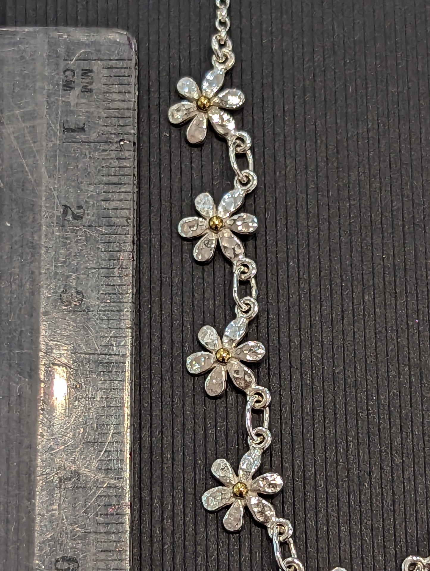 Peter Kibbles - Linked Daisy Necklace