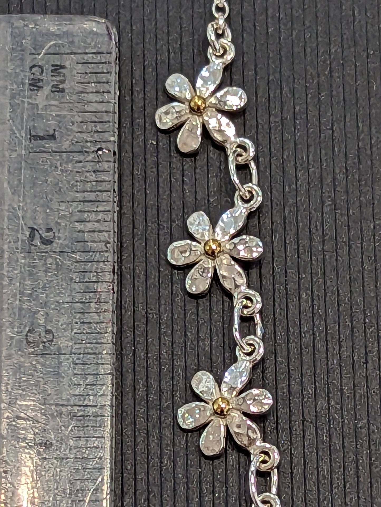 Peter Kibbles - Linked Daisy Necklace