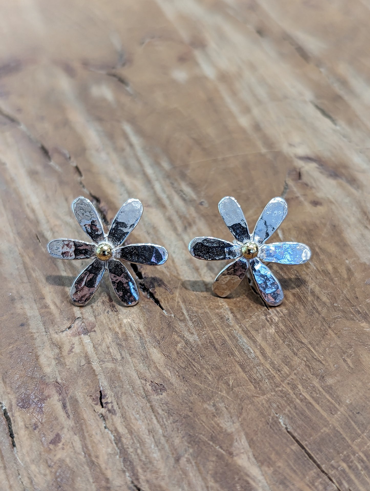 Peter Kibbles - Large daisy studs